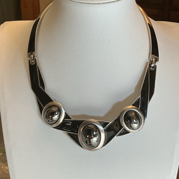 VTG Trifari Modernist Deco Runway Style Black Enamel Silver Tone Collar Necklace - Picture 1 of 9